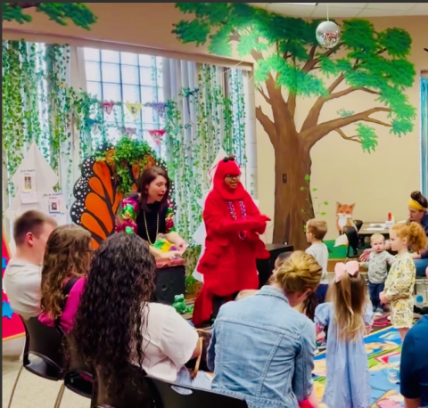 Fun StoryTime with Sara & Lake for Mardi Gras with Lake disguised as a crawfish!