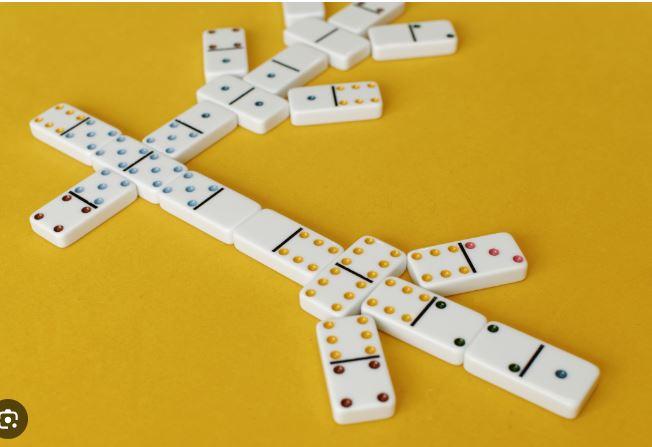 dominoes
